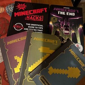 MINECRAFT books ! 5 books in great condition priced to sell
